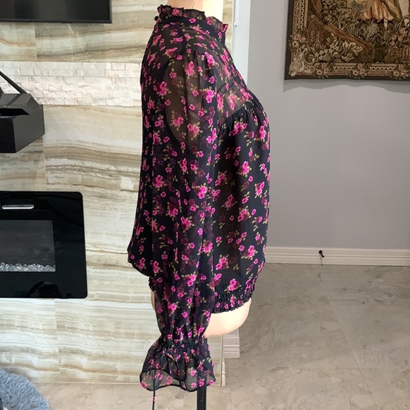 Express High Neck Sheer Floral with Lining‎ Top. Size S (321) - Picture 3 of 9